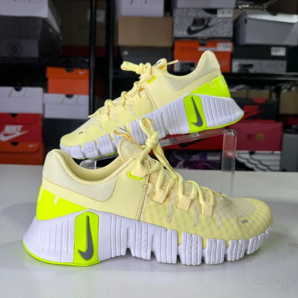 Nike Free Metcon 5 'Citron Tint Grey Volt' DV3950-800 Women's Size 9